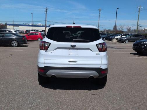 Ruby Red Metallic Tinted Clearcoat 2017 Ford Escape SE