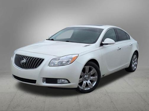 White Diamond Tricoat 2013 Buick Regal Turbo - Premium 1
