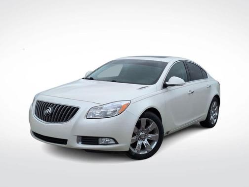 White Diamond Tricoat 2013 Buick Regal Turbo - Premium 1