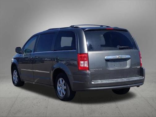 2010 Chrysler Town & Country Touring