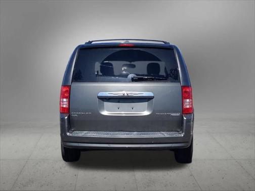 2010 Chrysler Town & Country Touring