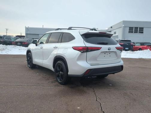 2023 Toyota Highlander Hybrid LE