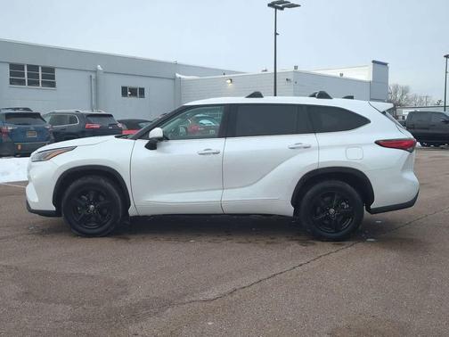 2023 Toyota Highlander Hybrid LE