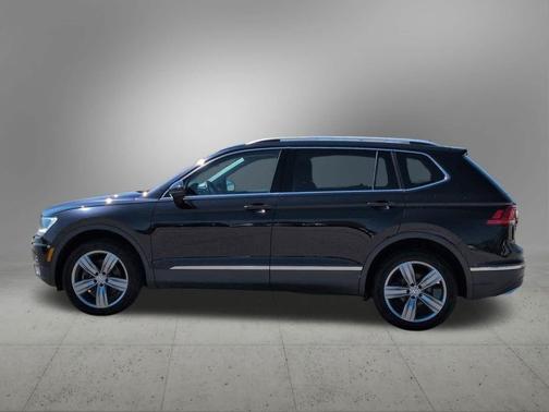 Deep Black Pearl 2020 Volkswagen Tiguan 2.0T SEL