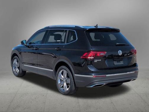 Deep Black Pearl 2020 Volkswagen Tiguan 2.0T SEL