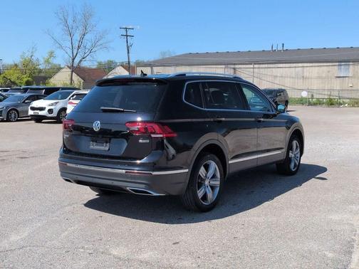 Deep Black Pearl 2020 Volkswagen Tiguan 2.0T SEL