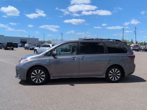 Predawn Gray Mica 2020 Toyota Sienna XLE