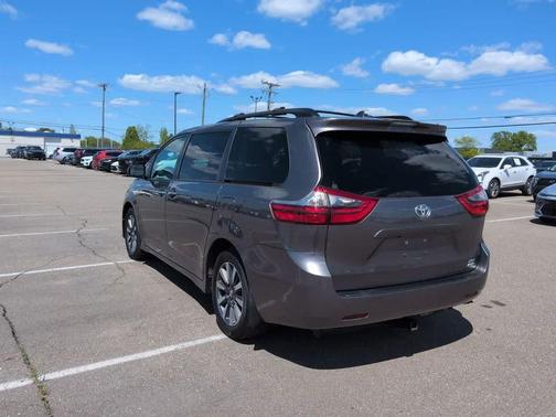 Predawn Gray Mica 2020 Toyota Sienna XLE