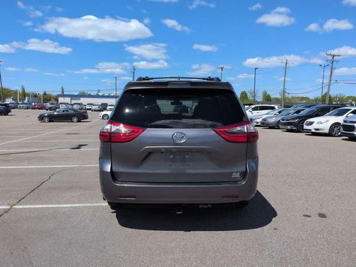 Predawn Gray Mica 2020 Toyota Sienna XLE