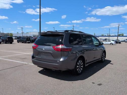 Predawn Gray Mica 2020 Toyota Sienna XLE