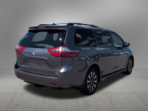 Predawn Gray Mica 2020 Toyota Sienna XLE