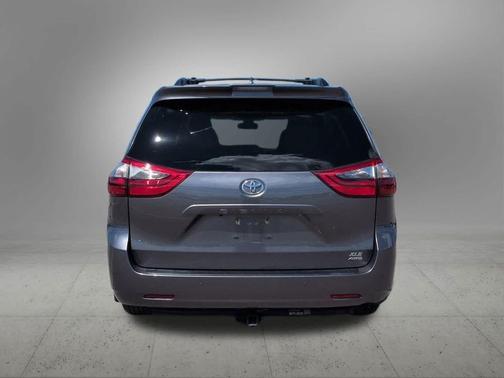 Predawn Gray Mica 2020 Toyota Sienna XLE