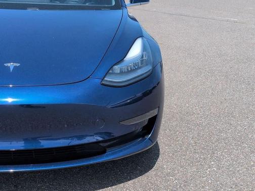 Deep Blue Metallic 2018 Tesla Model 3 Long Range