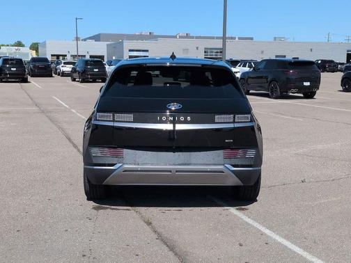 Abyss Black 2024 Hyundai IONIQ 5 SEL