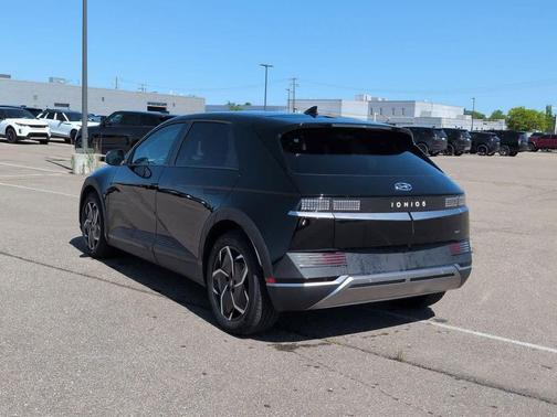 Abyss Black 2024 Hyundai IONIQ 5 SEL