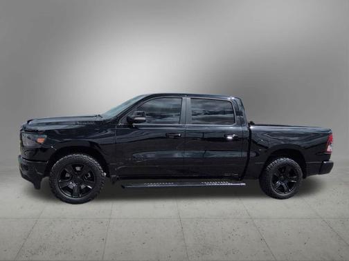 Diamond Black Crystal Pearlcoat 2020 RAM 1500 Big Horn/Lone Star
