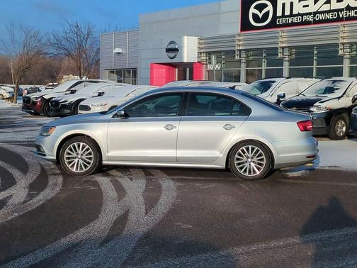 2015 Volkswagen Jetta Auto SE w/Connectivity/Navigation