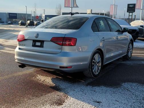 2015 Volkswagen Jetta Auto SE w/Connectivity/Navigation