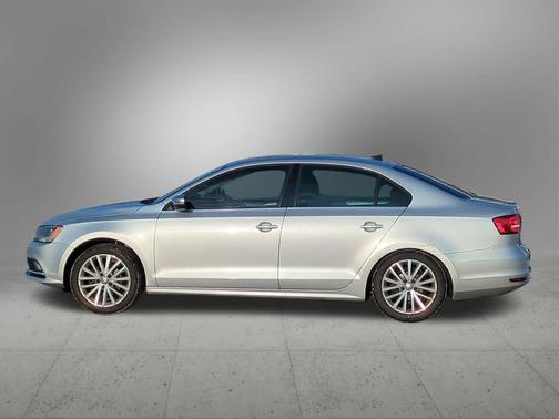 2015 Volkswagen Jetta Auto SE w/Connectivity/Navigation