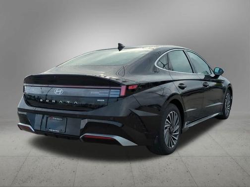 2024 Hyundai SONATA Hybrid Limited