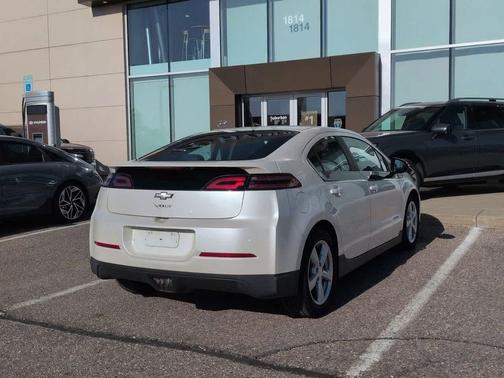 White Diamond Tricoat 2014 Chevrolet Volt Base