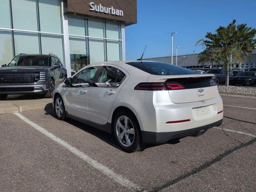 White Diamond Tricoat 2014 Chevrolet Volt Base