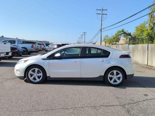 White Diamond Tricoat 2014 Chevrolet Volt Base