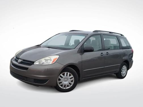 2004 Toyota Sienna CE
