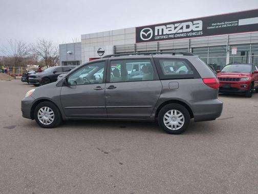 2004 Toyota Sienna CE