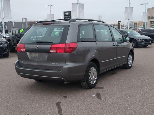 2004 Toyota Sienna CE