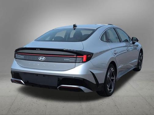 Aero Silver 2026 Hyundai SONATA SEL