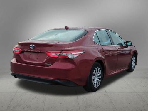 2019 Toyota Camry Hybrid LE
