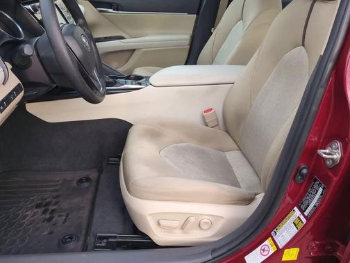 2019 Toyota Camry Hybrid LE