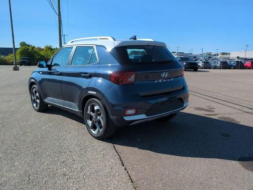 2022 Hyundai VENUE Limited