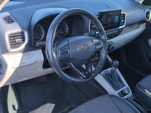 2022 Hyundai VENUE Limited