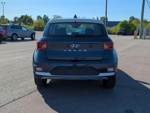 2022 Hyundai VENUE Limited