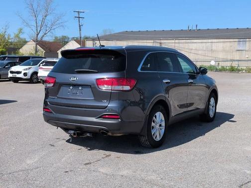 Platinum Graphite 2017 Kia Sorento LX