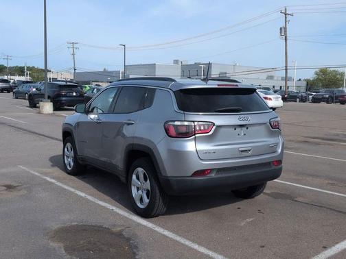 Billet Silver Metallic Clearcoat 2019 Jeep Compass Latitude