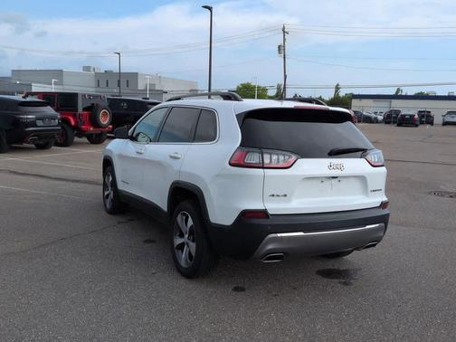 Bright White Clearcoat 2022 Jeep Cherokee Limited