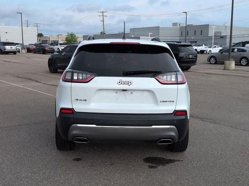 Bright White Clearcoat 2022 Jeep Cherokee Limited