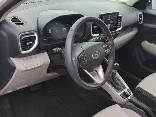 2024 Hyundai VENUE SEL