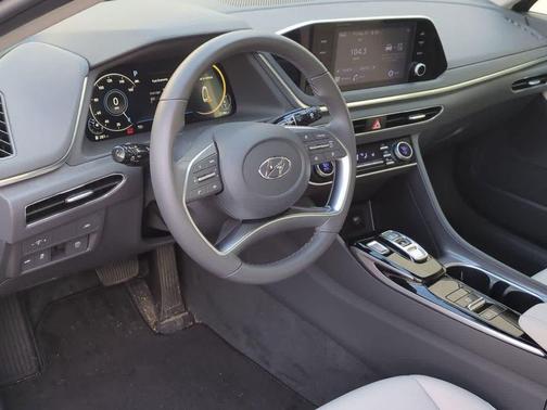 2022 Hyundai SONATA SEL