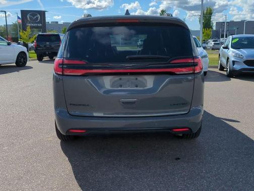 2022 Chrysler Pacifica Limited