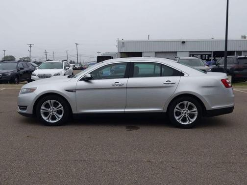2016 Ford Taurus SEL