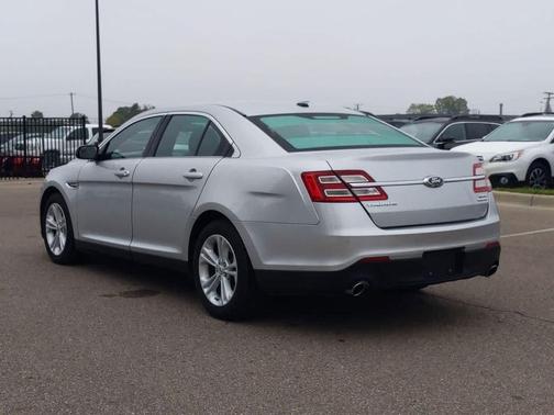 2016 Ford Taurus SEL