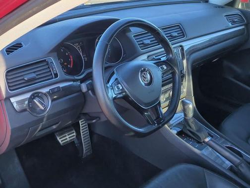 2016 Volkswagen Passat 1.8T SEL