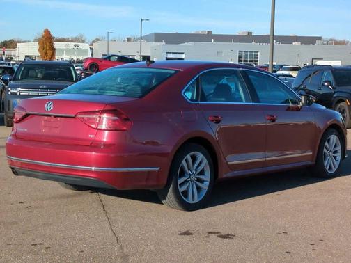 2016 Volkswagen Passat 1.8T SEL