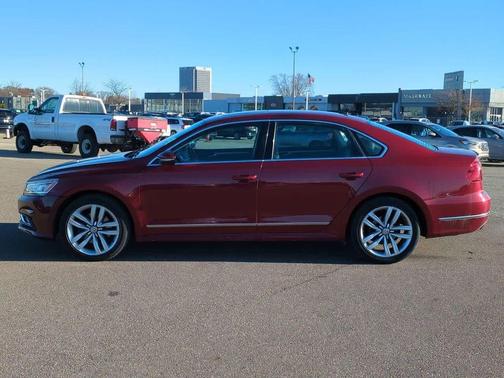 2016 Volkswagen Passat 1.8T SEL