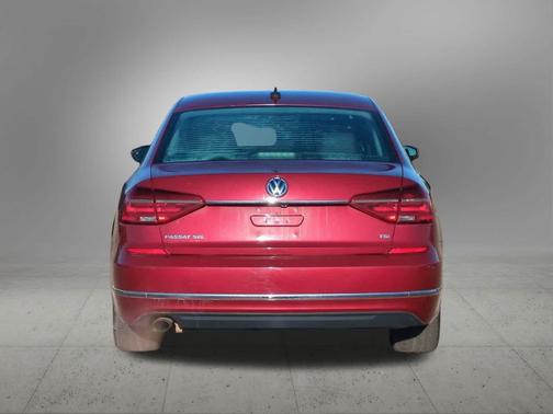 2016 Volkswagen Passat 1.8T SEL