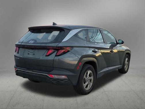 2022 Hyundai TUCSON SE
